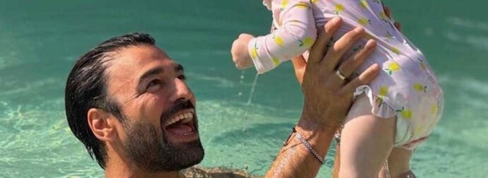 Αντρέας Γεωργίου: Έκανε τατουάζ το πατουσάκι της κόρης του – Η ανάρτηση για τα πρώτα της γενέθλια